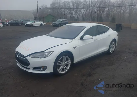 2015 Tesla Model S 60/70/85 z USA, uszkodzony, nr VIN 5YJSA1H11FFP77922